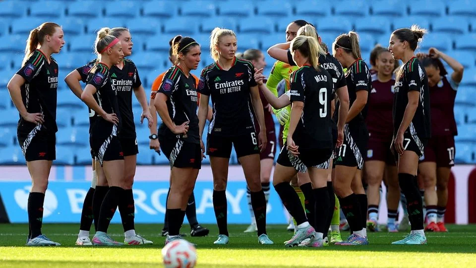 ¡Les cierran las puertas! Las mujeres transgénero no podrán jugar en equipos femeninos de futbol en Inglaterra