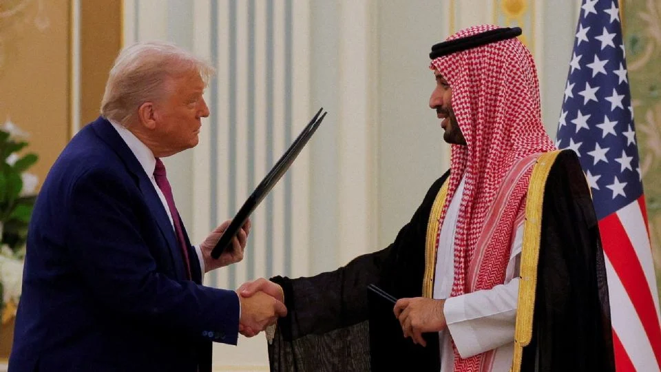 Arabia Saudita invertirá 600 mil mdd en Estados Unidos; incluye una compra histórica en defensa