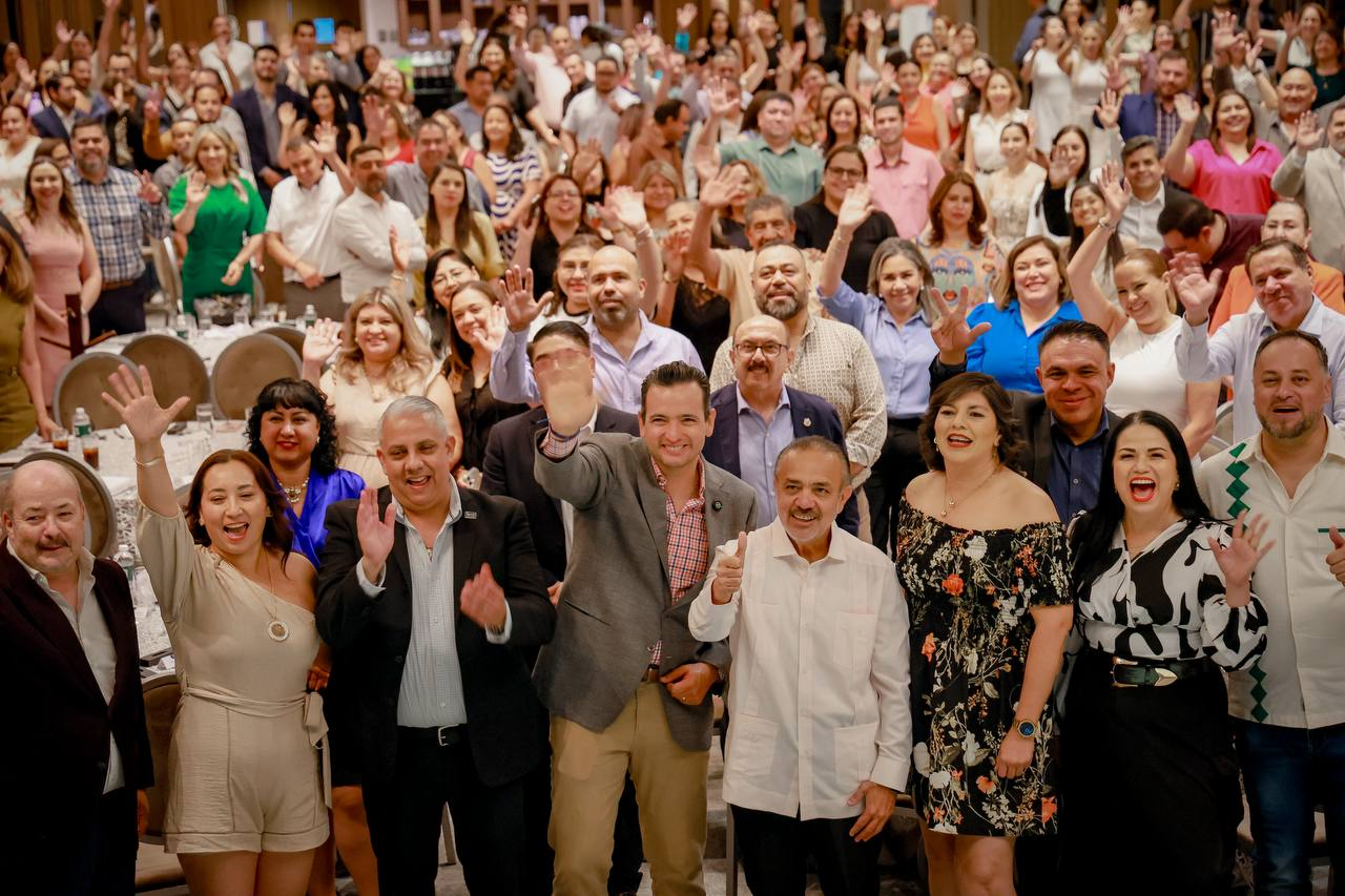 Felicidades por construir el futuro: Marco Bonilla a docentes
