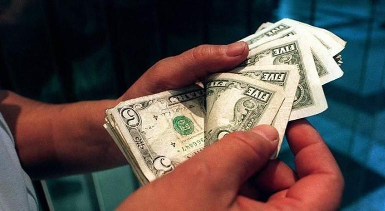 Dólar inició la semana a la baja en ventanillas; así cotizó hoy