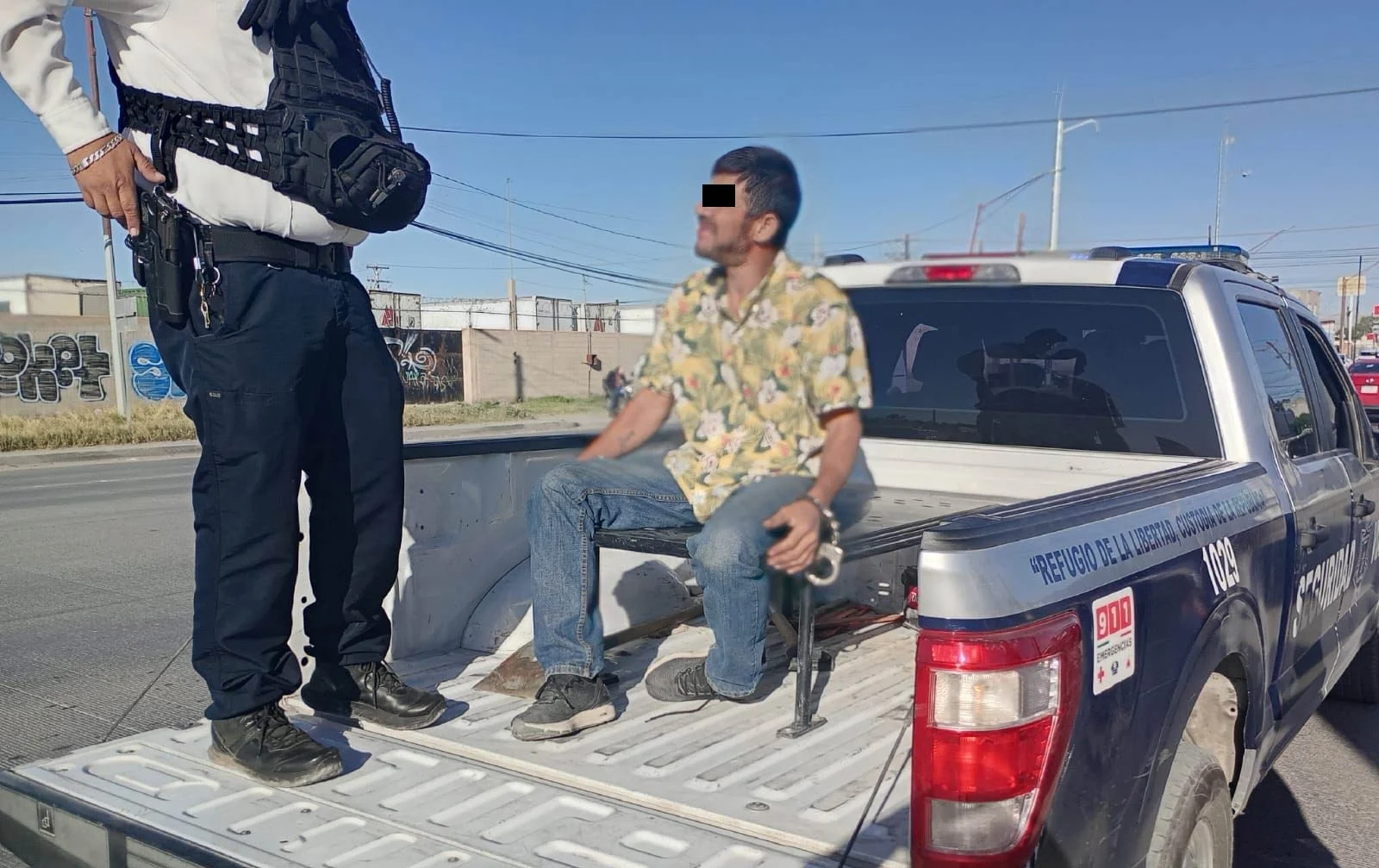 Cae carjacker tras quitarle troca a ciudadano americano