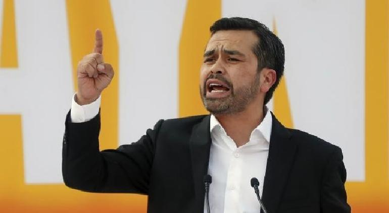 “Deben combatir la inseguridad, no la música”: Máynez