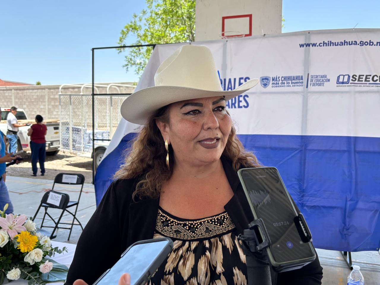 Ante la escasez de agua y la falta de apertura de La Boquilla, alcaldesa de San Francisco de Conchos gestiona pozos en cada comunidad