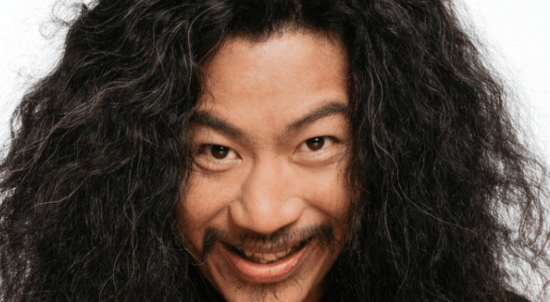 Murió actor tras caer de octavo piso; intentaba recuperar su celular