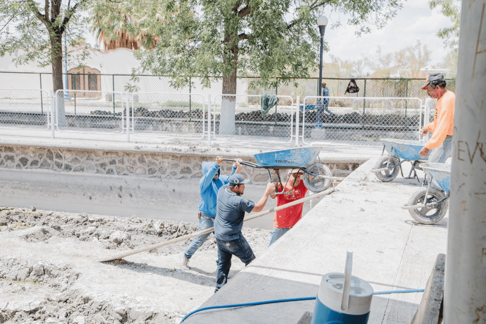 Municipio refuerza limpieza y mantenimiento del Parque Infantil para ofrecer un espacio más limpio y ordenado