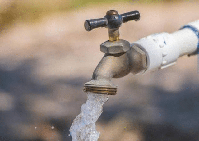 Lluvias y conciencia ciudadana evitan aumento elevado del consumo de agua en Camargo durante el verano