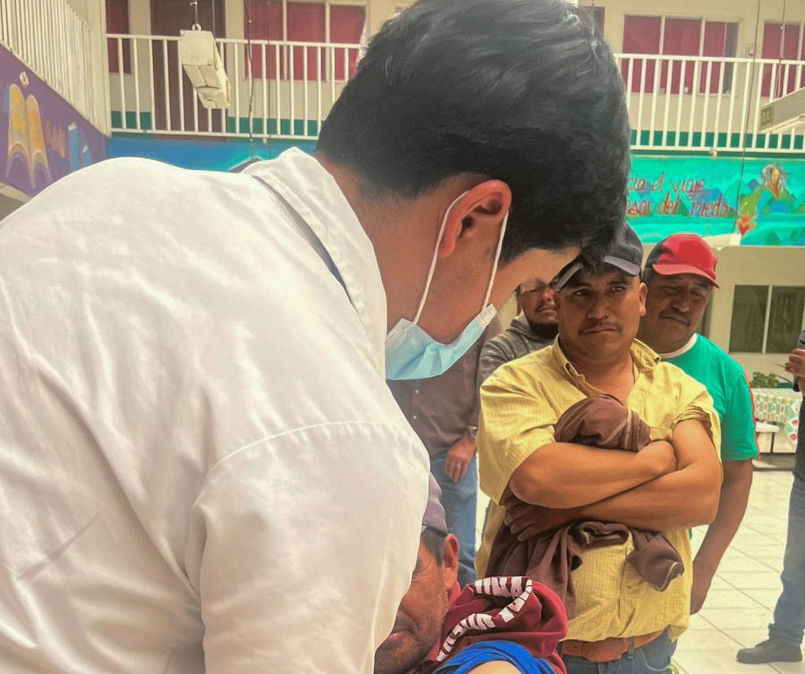 Participan estudiantes de Enfermería de la UTT en jornadas de vacunación contra el sarampión