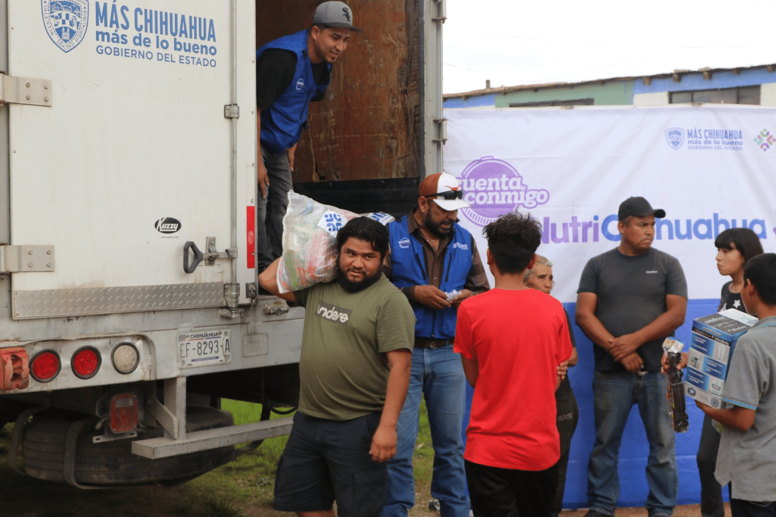 Entrega NutriChihuahua apoyos alimentarios en jornada de vacunación contra el sarampión en Cuauhtémoc