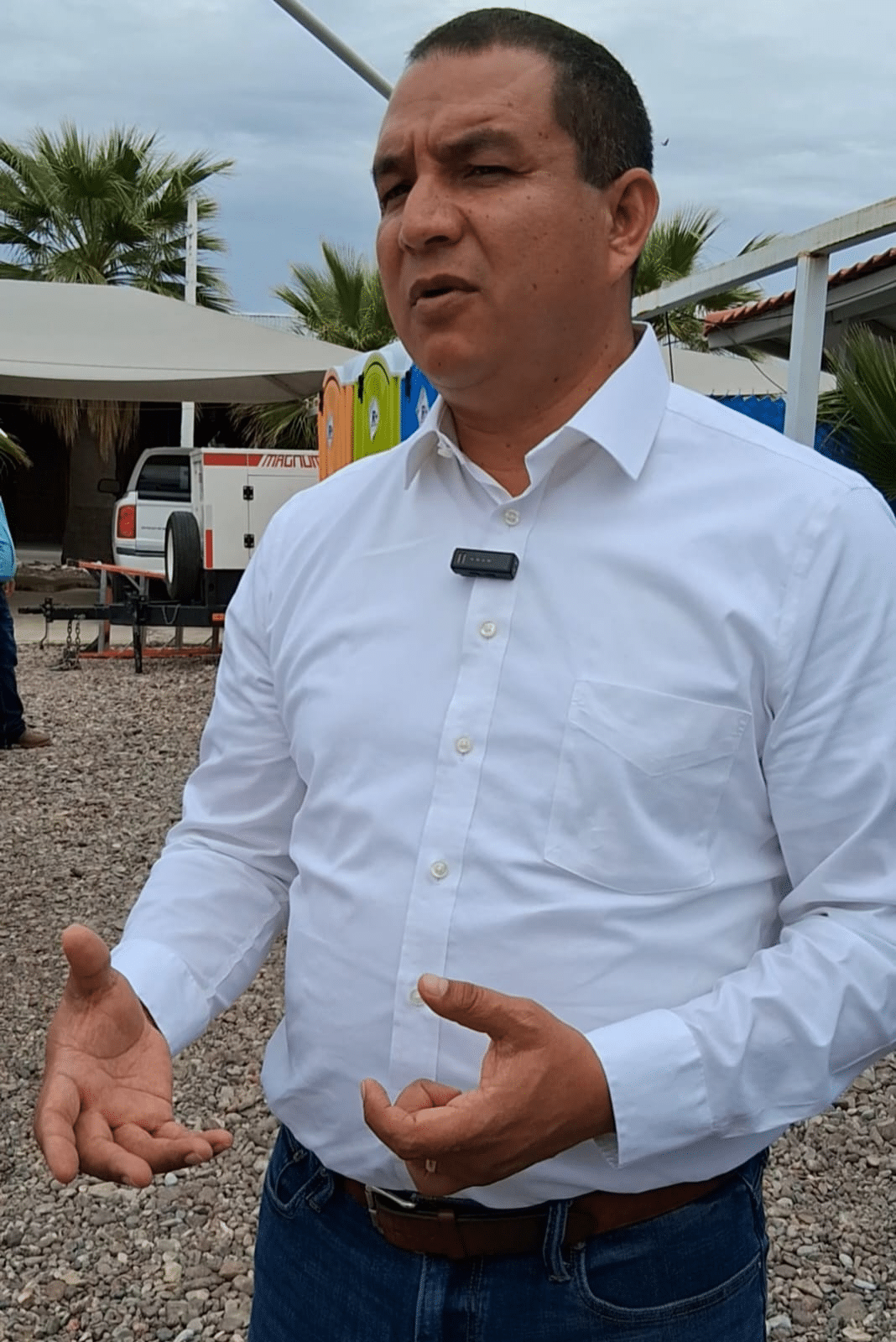 “Estamos trabajando para ustedes y de la mano de ustedes”: Prof. Sergio Olvera reafirma compromiso con La Cruz.