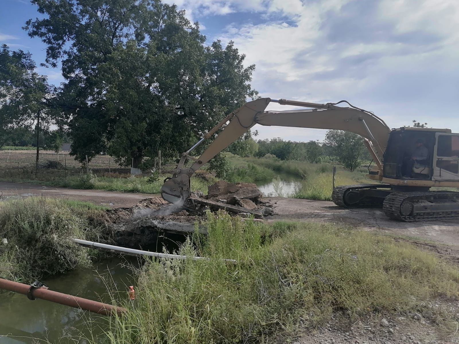 Arranca Gobierno de San Francisco de Conchos, obra de reconstrucción y ampliación de puente que conecta Amparaneño con Cabecera Municipal