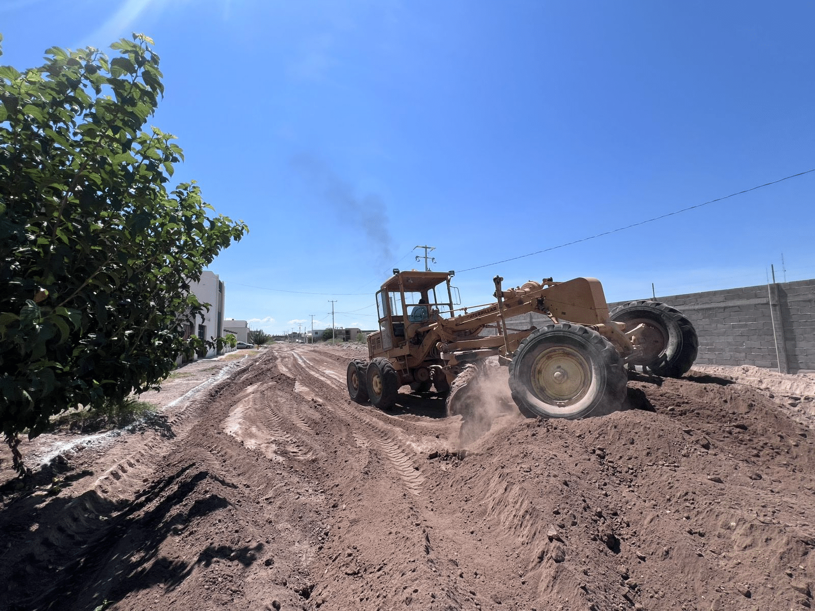 Supervisa Jorge Aldana trabajos en calle Pino Suárez: Más de 40 tomas y descargas serán instaladas previo a la pavimentación