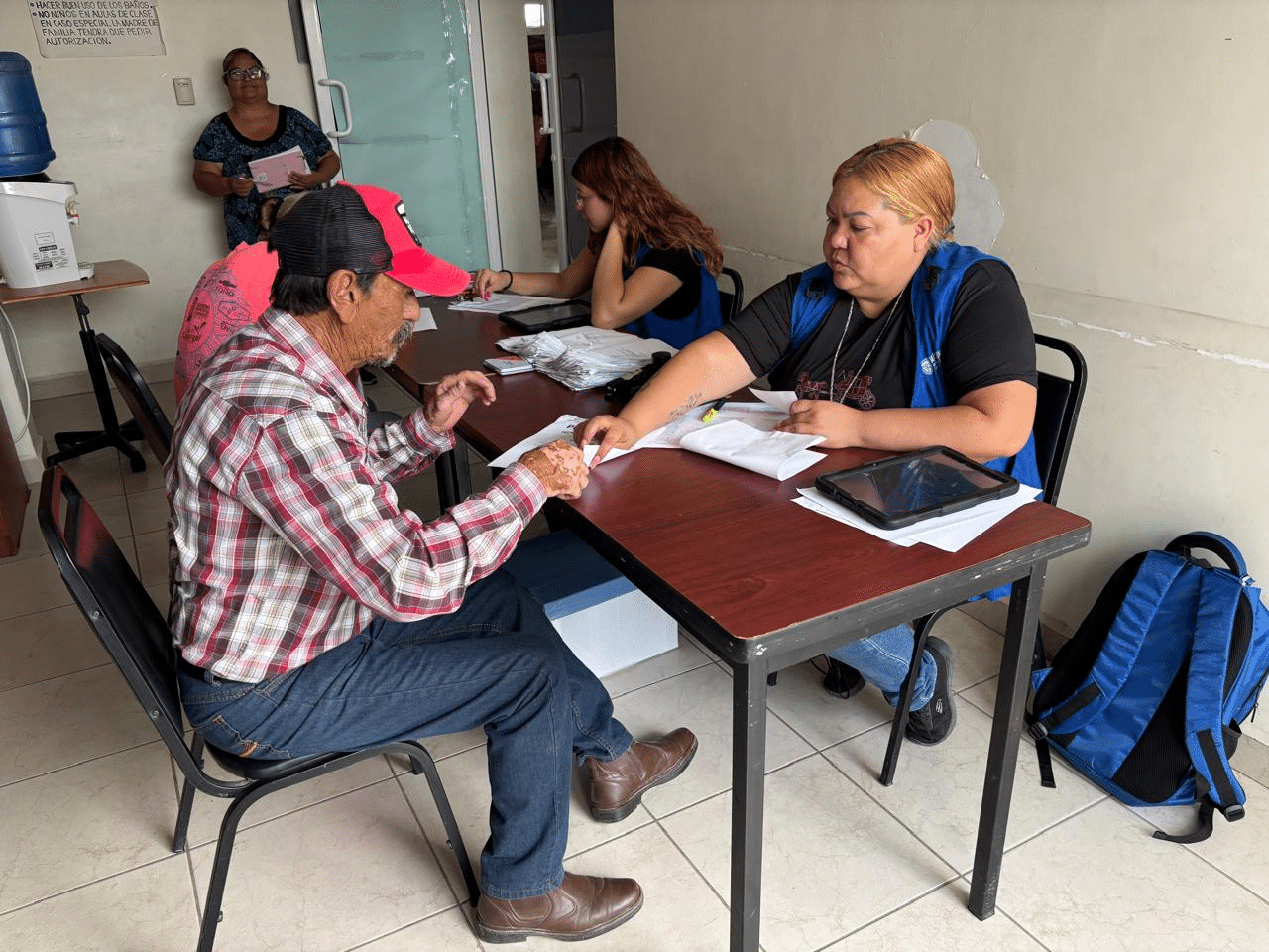 Entregan de paquetes alimentarios beneficia a 440 familias en Camargo