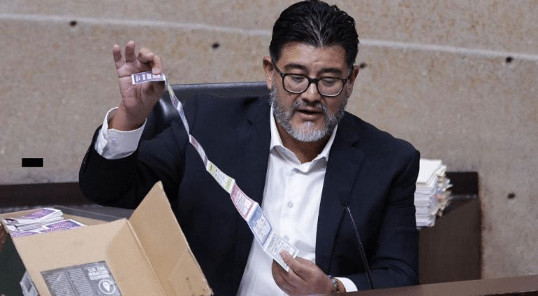 Aprueban magistrados 4T elección de ministros pese a acordeones