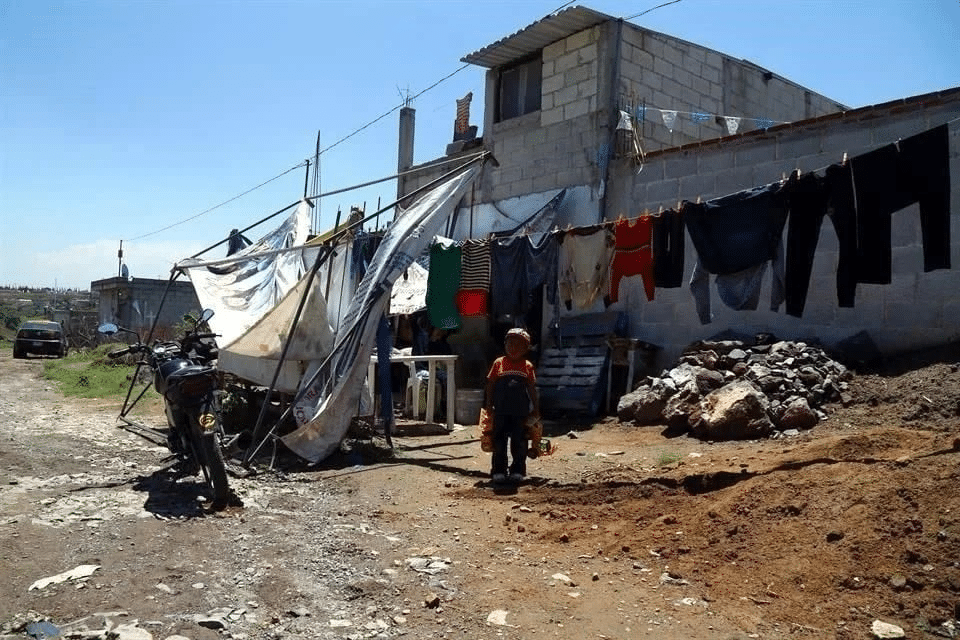 Estiman 73% de niños en pobreza extrema sin acceso a salud