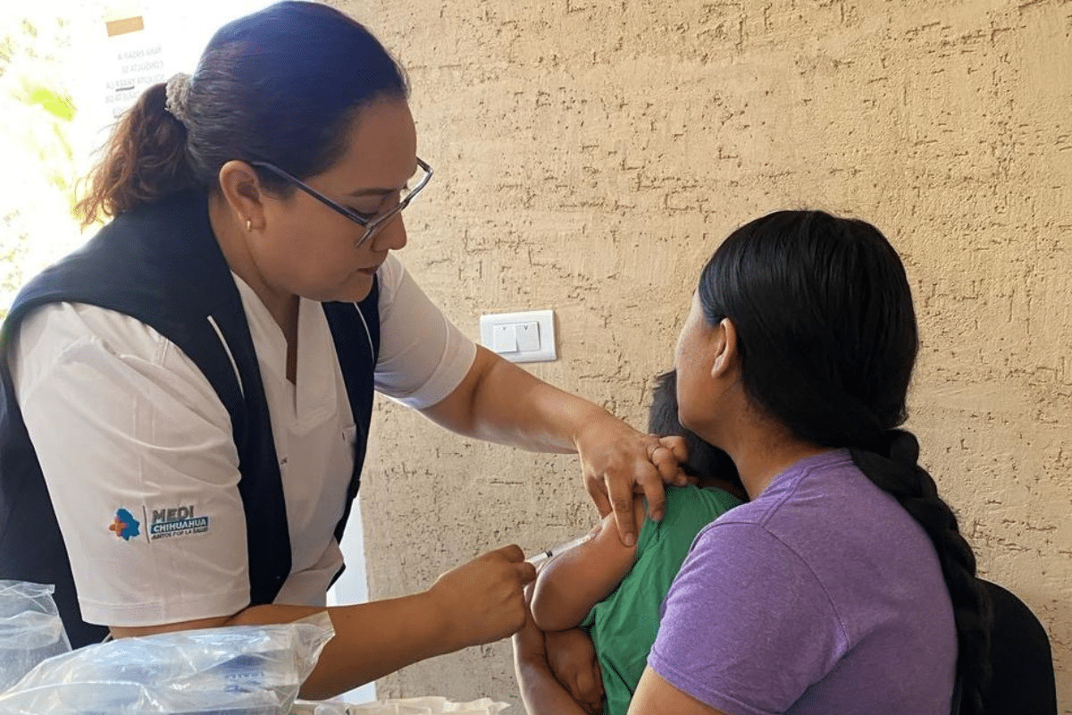 Despliega San Francisco de Conchos brigadas de vacunación contra el Sarampión en comunidades rurales