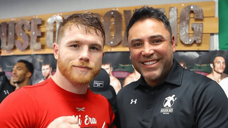 Arremeten fans vs Óscar de la Hoya por críticas al Canelo
