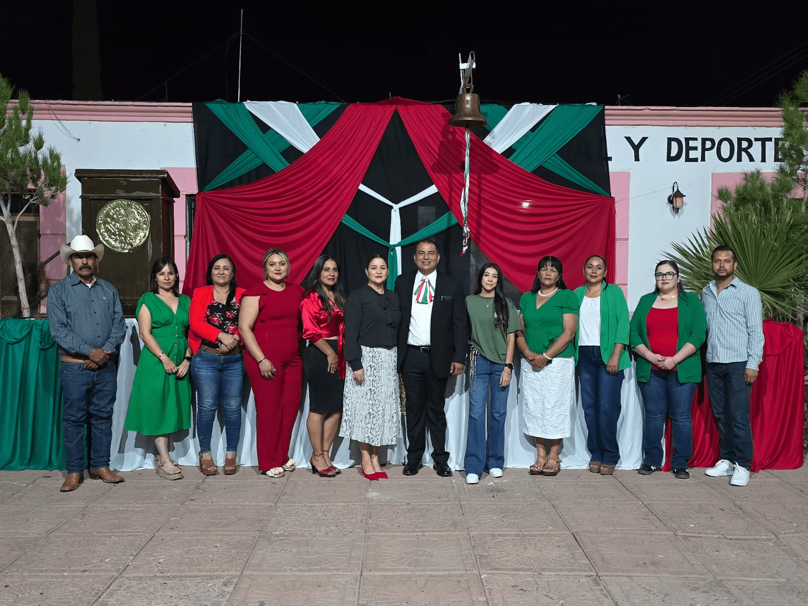 “¡Viva el municipio más bonito del estado grande, La Cruz, Chihuahua!”: Presidente Sergio Olvera en el Grito de Independencia