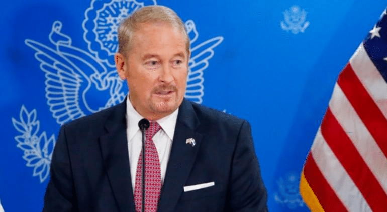 «Cambio audaz», Clau sí combate al narco: embajador Ron Johnson