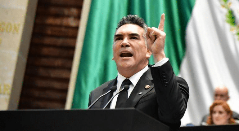 Acusa Alito a Morena de narcopartido, «¡desafuero!», le exclaman