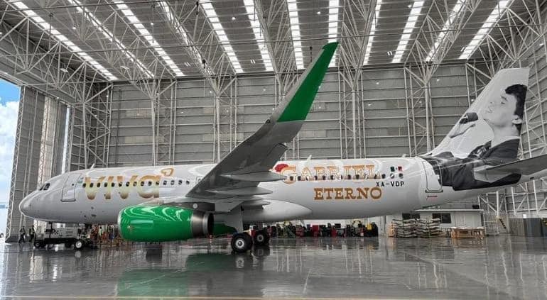 Estrenó Viva avión de Juan Gabriel; así luce