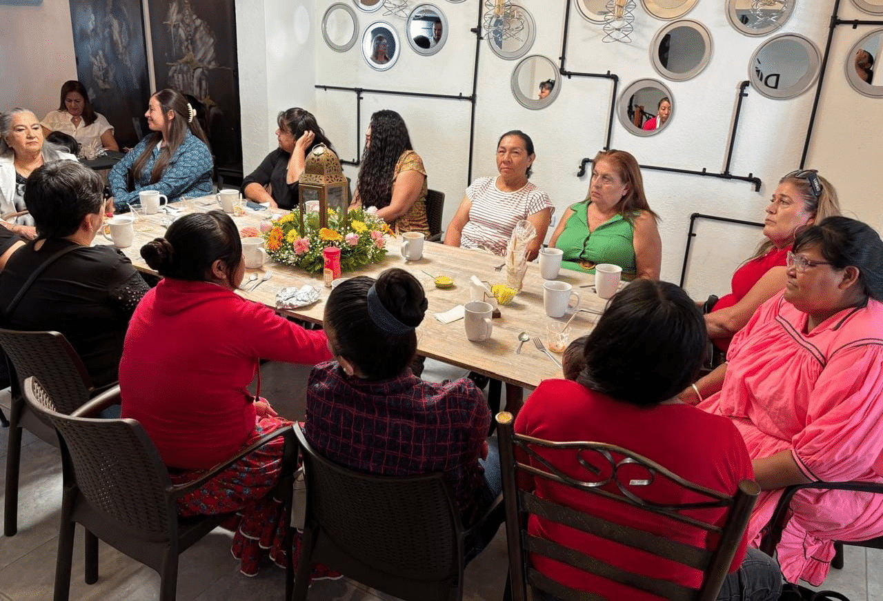 Gobierno Municipal reconoce a mujeres rurales en desayuno conmemorativo