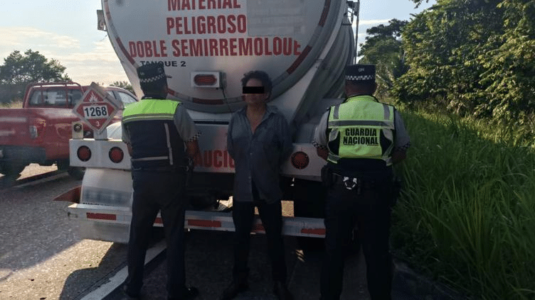 Aseguró GN tractocamión con 62 mil litros de huachicol