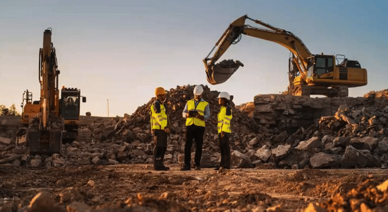 Cuesta 61% más pagar intereses de deuda que gasto en obra