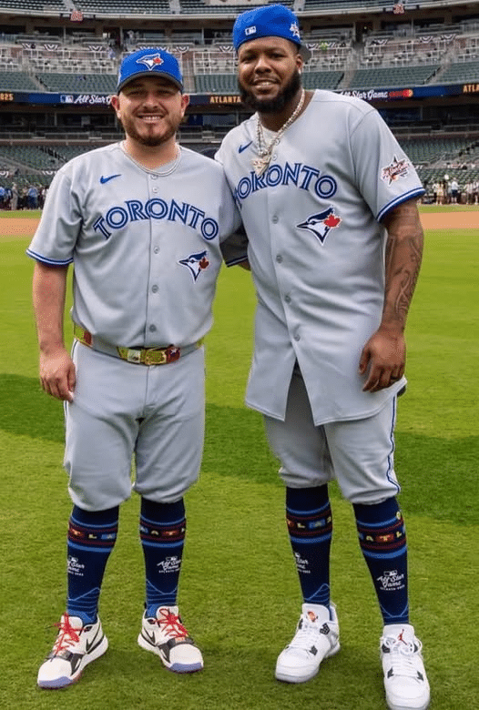 Alejandro Kirk: De ser rechazado a ser el primer catcher mexicano en una Serie Mundial