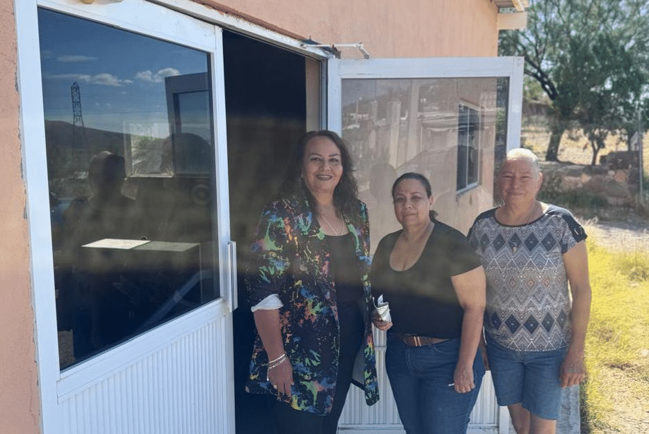 Norma Pavía recorre la comunidad de El Tigre y atiende peticiones de la ciudadanía