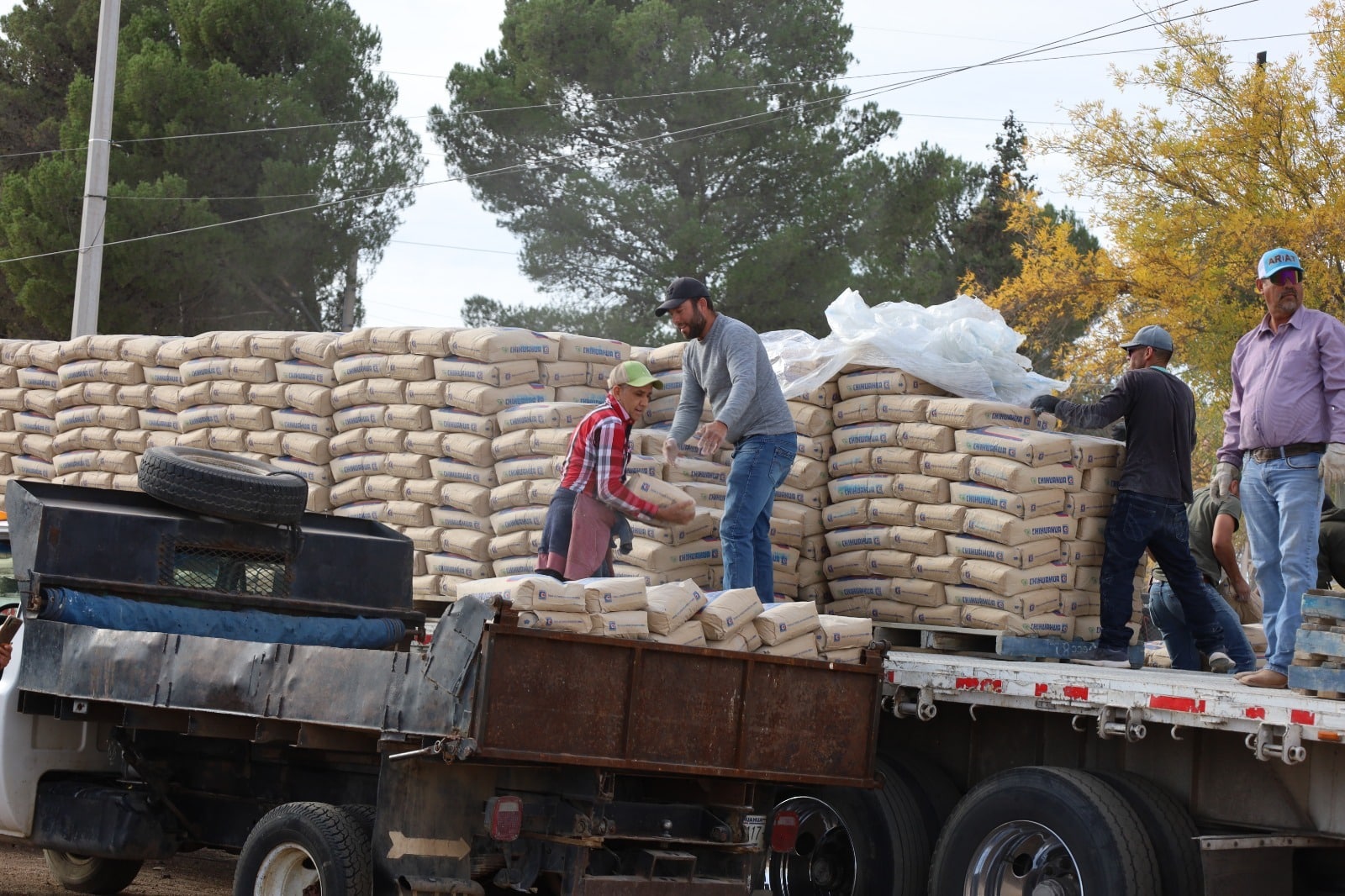 Entrega Coesvi 375 toneladas de cemento para apoyar familias chihuahuenses en seis municipios