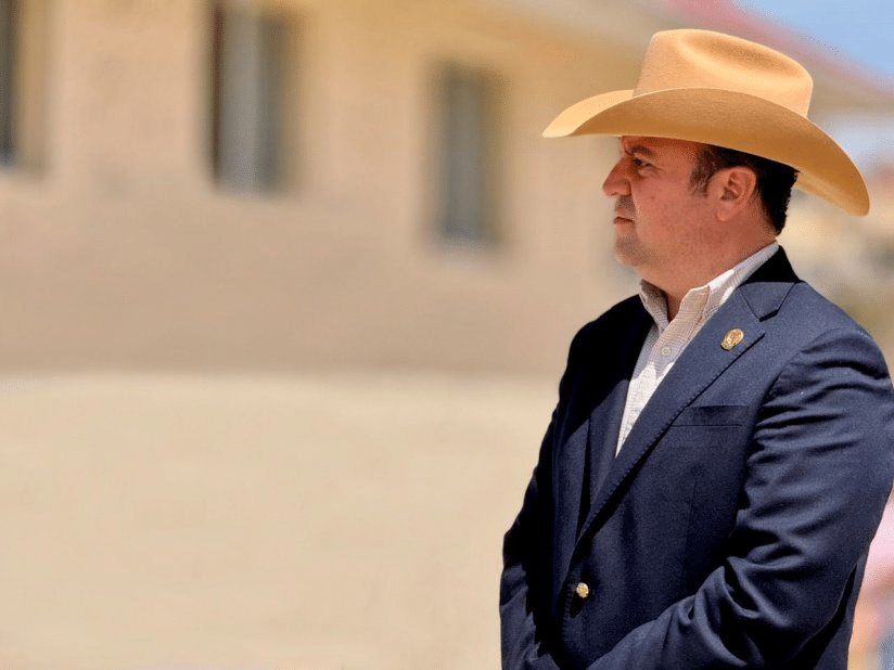 El presidente del Congreso del Estado, Guillermo Ramírez, aseguró que su exhorto al gobierno federal para regular la importación de carne bovina procesada en Brasil, busca proteger al sector ganadero mexicano y garantizar condiciones justas de competencia.