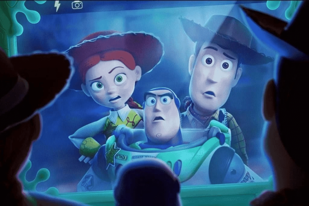 Enfrentan juguetes a la tecnología en ‘Toy Story 5’