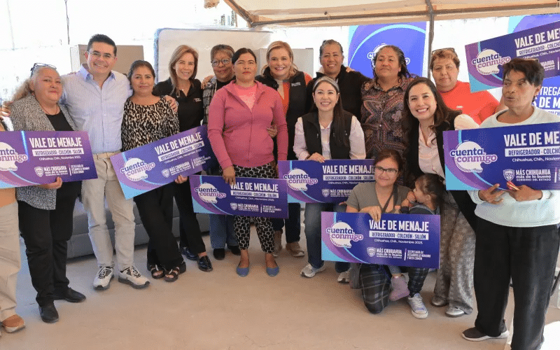 Maru Campos apoya a madres de familia afectadas por lluvias en la capital