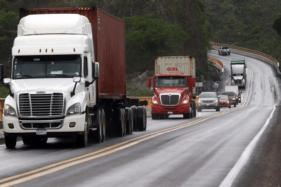 Viven transportistas hasta 70 robos al día