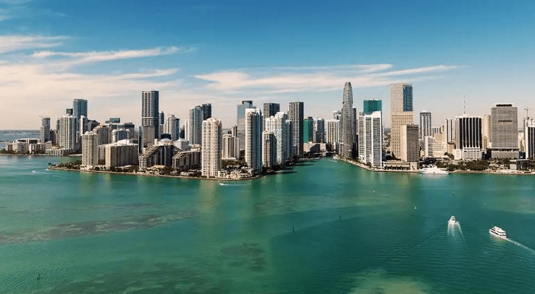 «Le entran» mexicanos a Miami; aumentan inversiones ante inseguridad