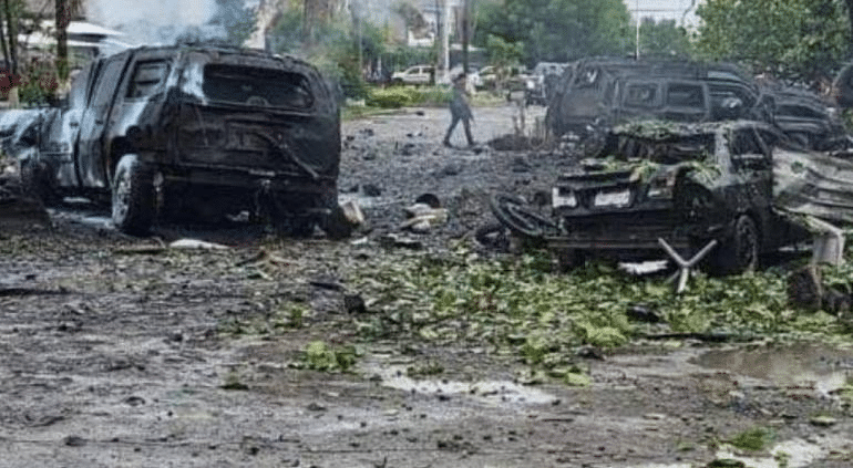 Tenía de escolta dos autos y tres motos el coche bomba en Michoacán