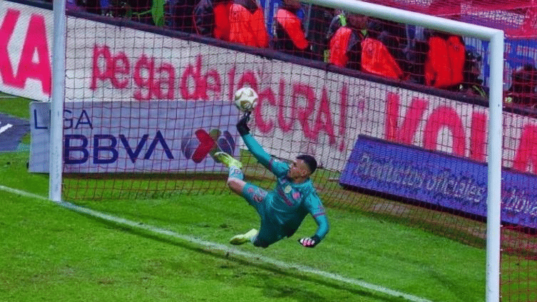 Histórica tanda de 12 penales marca récord en la Liga MX