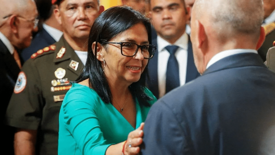 Trump asegura que Delcy Rodríguez está «cooperando» con las autoridades de EU