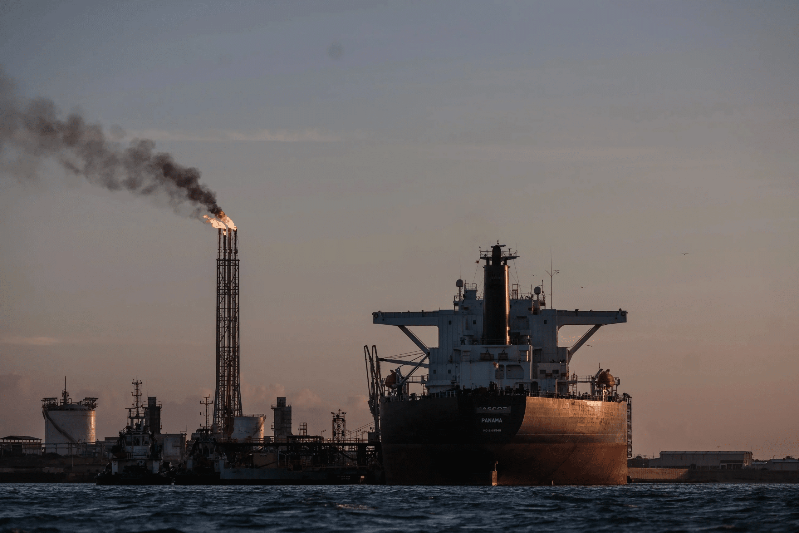 Crece tensión con Rusia por petróleo venezolano