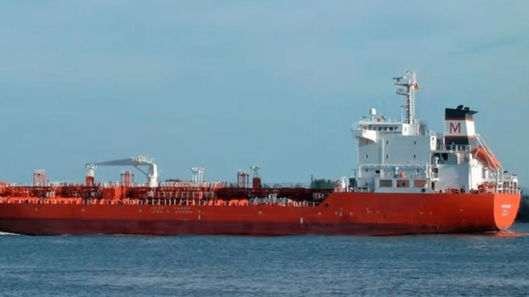 Llegó buque a Cuba con 14 millones de litros de Pemex