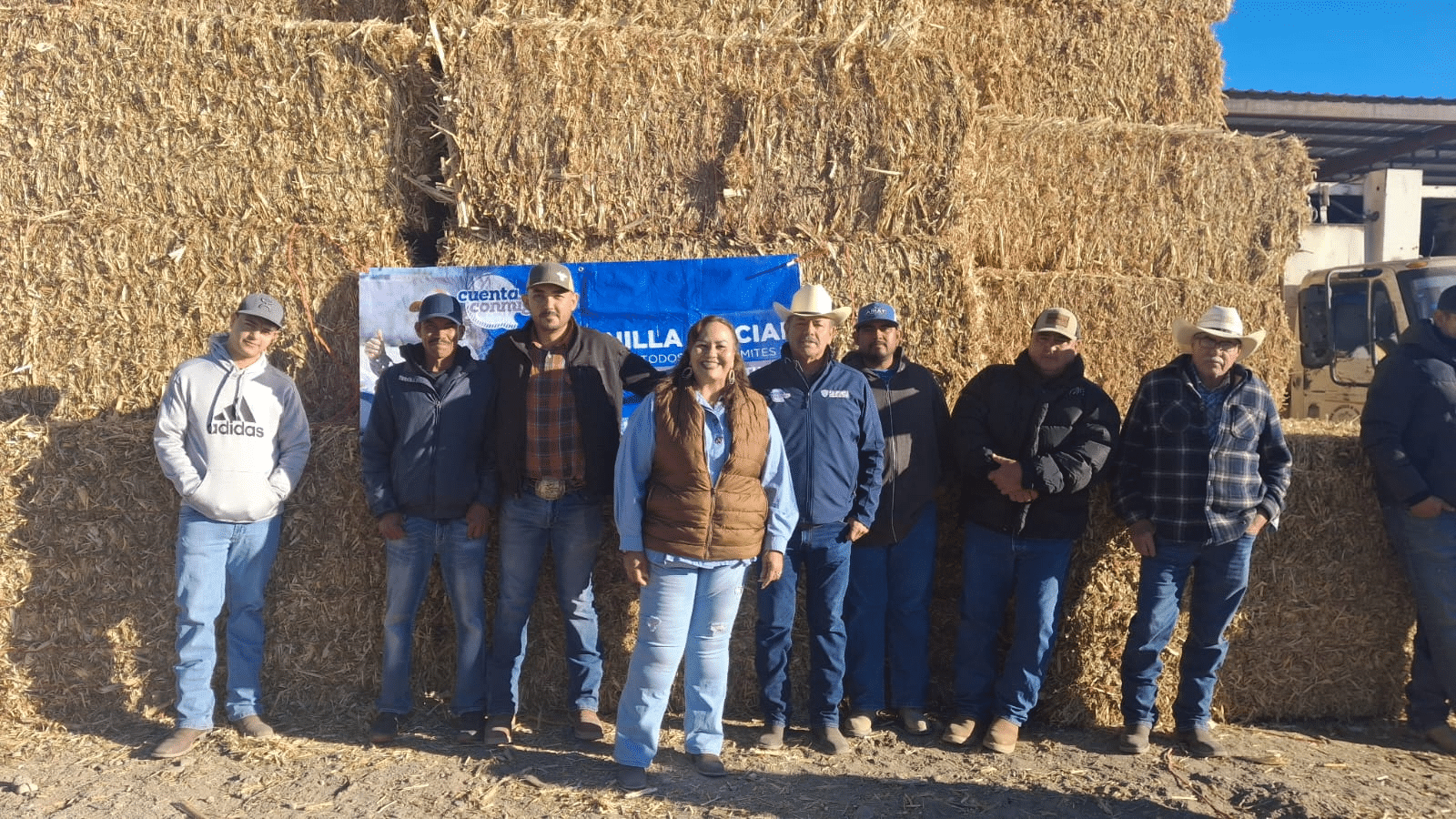 Municipio de San Francisco de Conchos y Gobierno del Estado realizan primera entrega de pacas para beneficio de 43 ganaderos