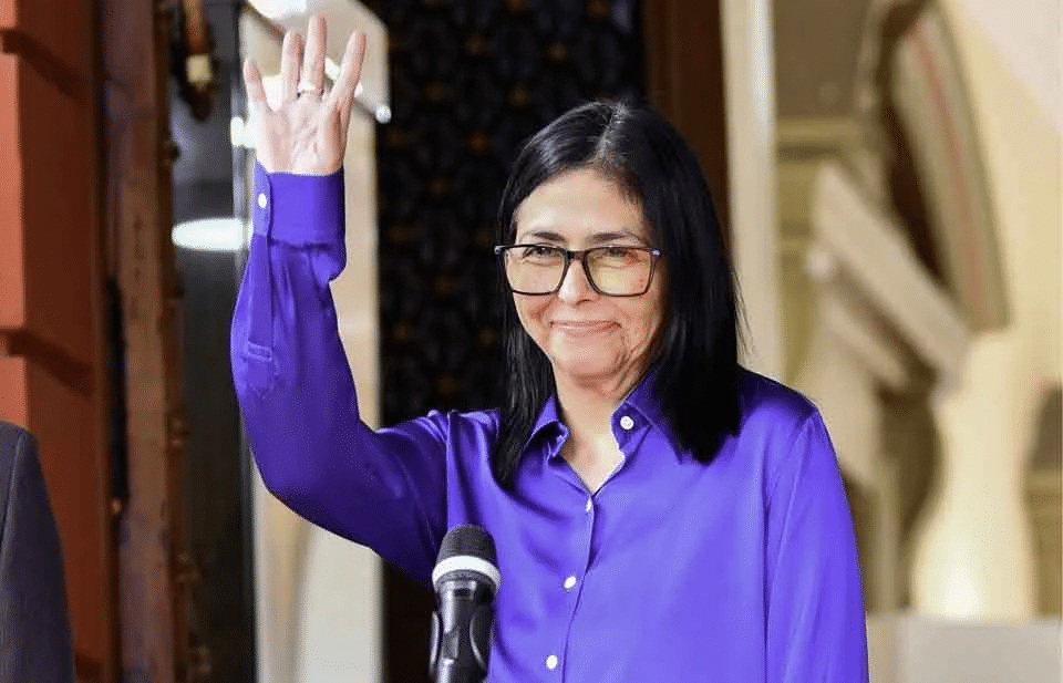 Destituye Venezuela al de red transa en México