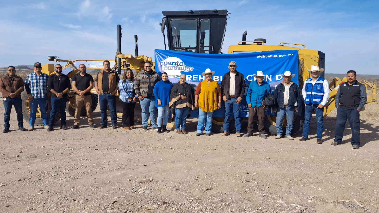 Arranca mantenimiento de 12 caminos rurales en San Francisco de Conchos con maquinaria de Gobierno del Estado