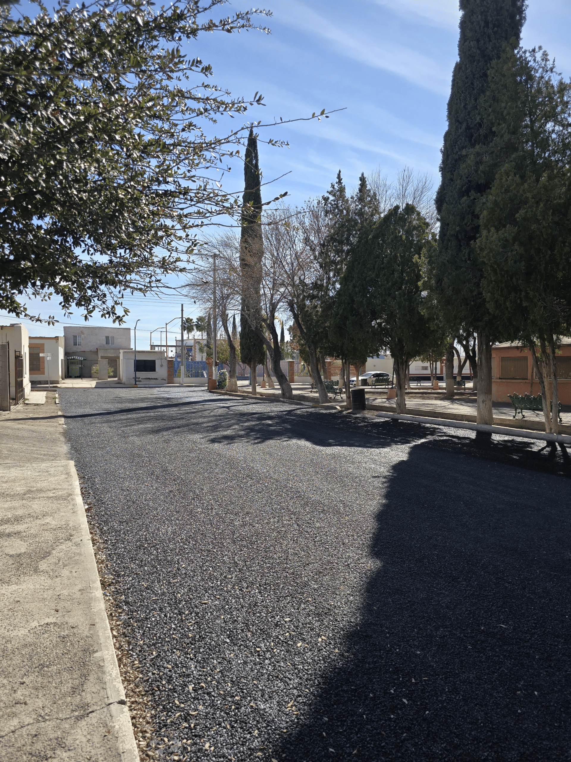 Concluyen trabajos con aplicación de sello negro en la cabecera municipal y tramo San Rafael–San Esteban