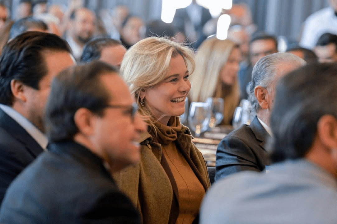 Maru Campos toma protesta al Consejo Directivo 2025-2027 de Desec Juárez