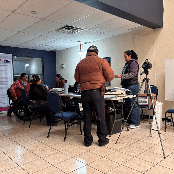 Baja afluencia permite trámites rápidos en módulo del INE en Camargo