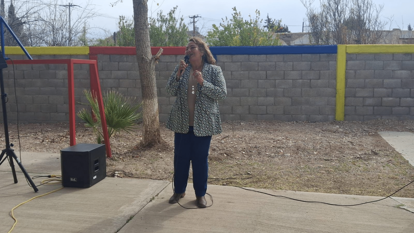 Entrega Norma Pavía barda perimetral en Jardín de Niños de La Boquilla