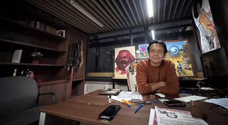 Tenía Marx Arriaga «aviadores» en su oficina de la SEP: exempleado