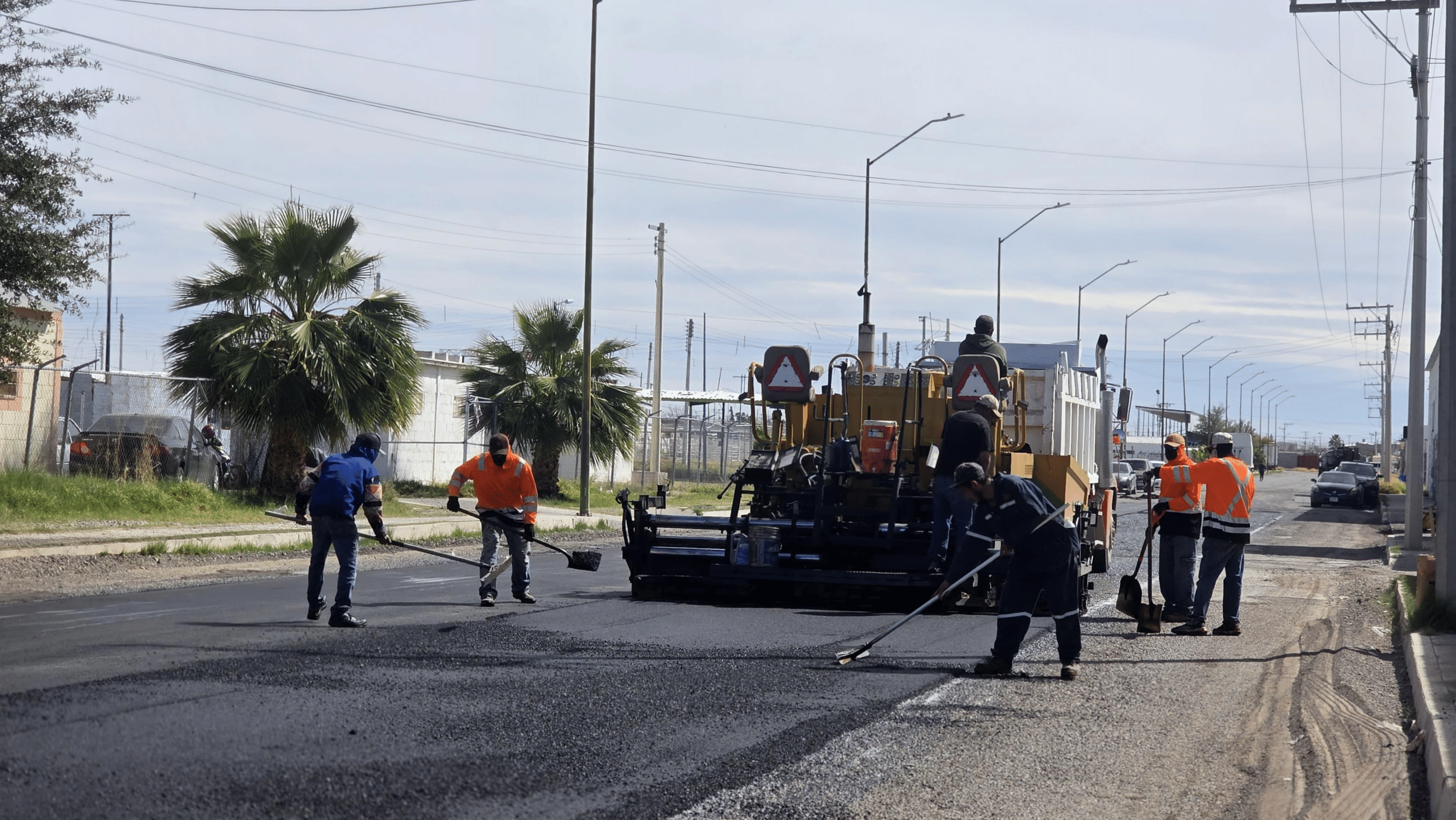 Gobierno Municipal de Camargo rehabilita con carpeta asfáltica tramo dañado de la calle Juan de Dios Peza