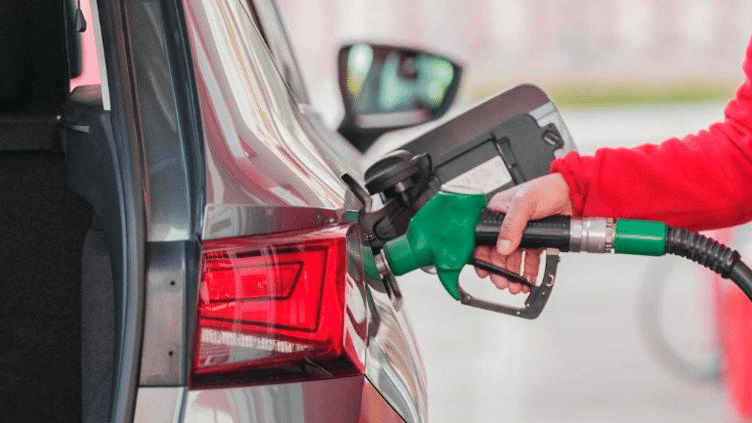 Cierra febrero con gasolinas a tope de impuestos